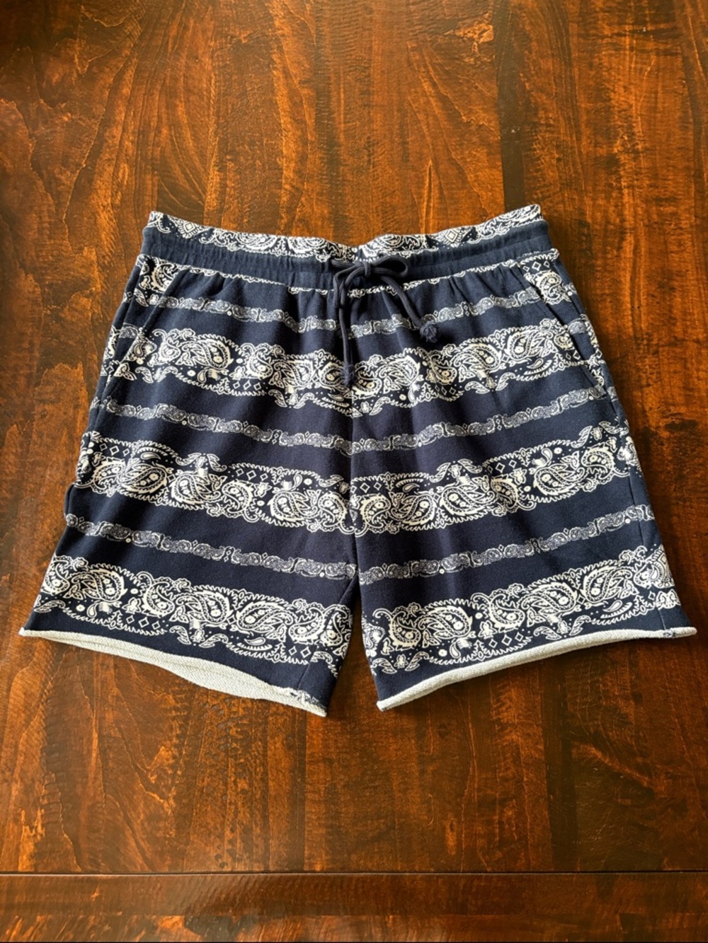 H&M Paisley Sweat Shorts Navy Blue White Size Large - Picture 3 of 13